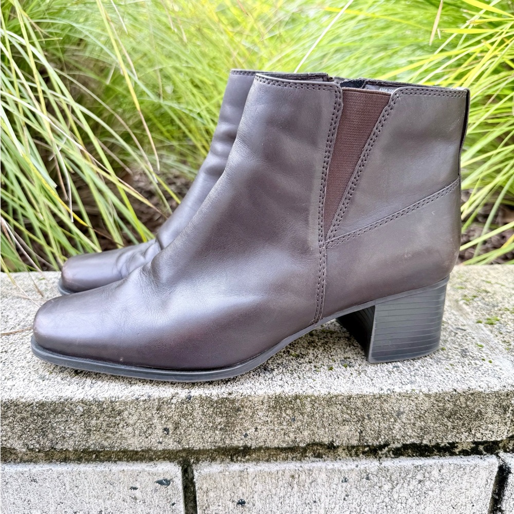 Bass Brown Leather Ankle Boots Block Heel Zip Booties Size 10